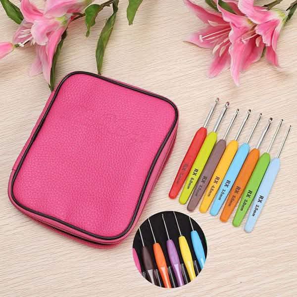 16-Piece Colored Crochet Hooks Yarn