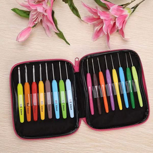 16-Piece Colored Crochet Hooks Yarn